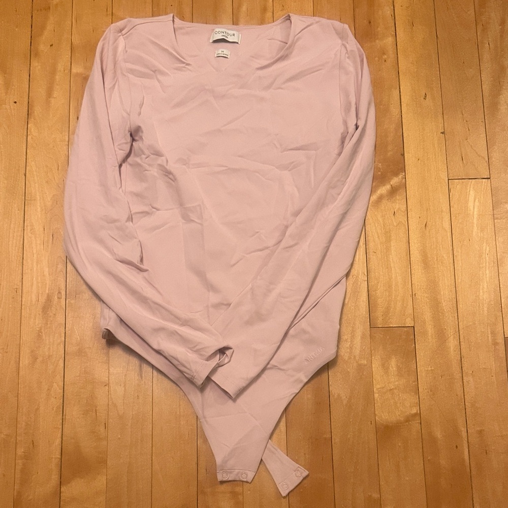 Aritizia Contour Long Sleeve Body Suit